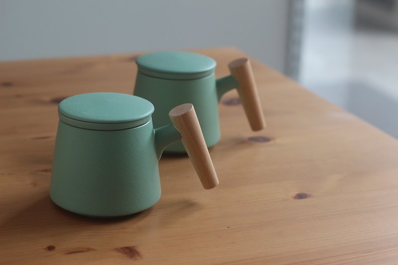Tea separation office tea cup personal special teacup mint green teapot Mother's Day gift - ถ้วย - เครื่องลายคราม สีเขียว