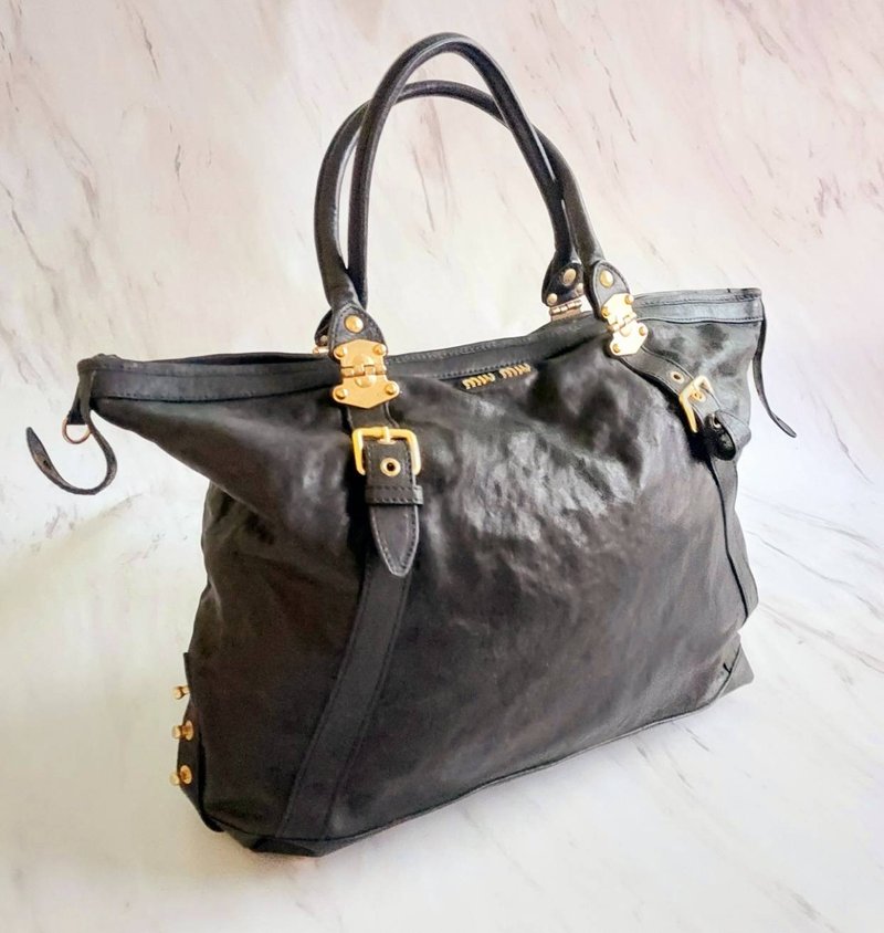 Old Italian PRADA sister brand Miu Miu rivet black leather bag handbag shoulder bag - กระเป๋าถือ - หนังแท้ สีดำ