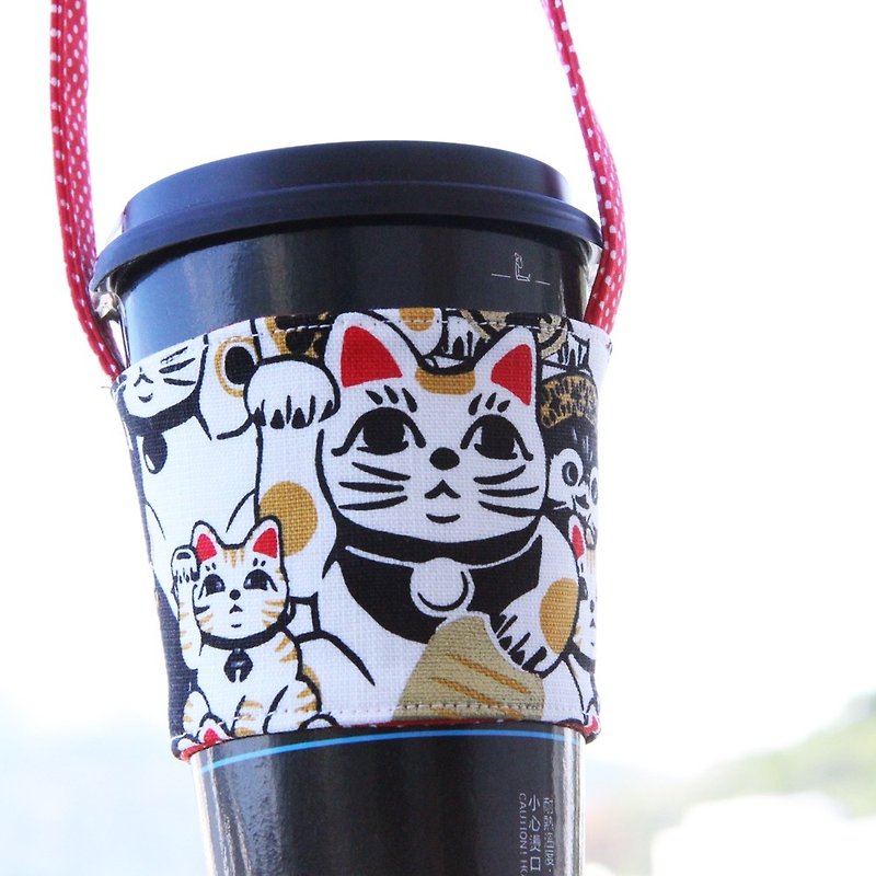Wen Qingfeng environmental protection cup holder burst cute lucky cat handmade double-sided absorbent hand cup - ถุงใส่กระติกนำ้ - ผ้าฝ้าย/ผ้าลินิน ขาว