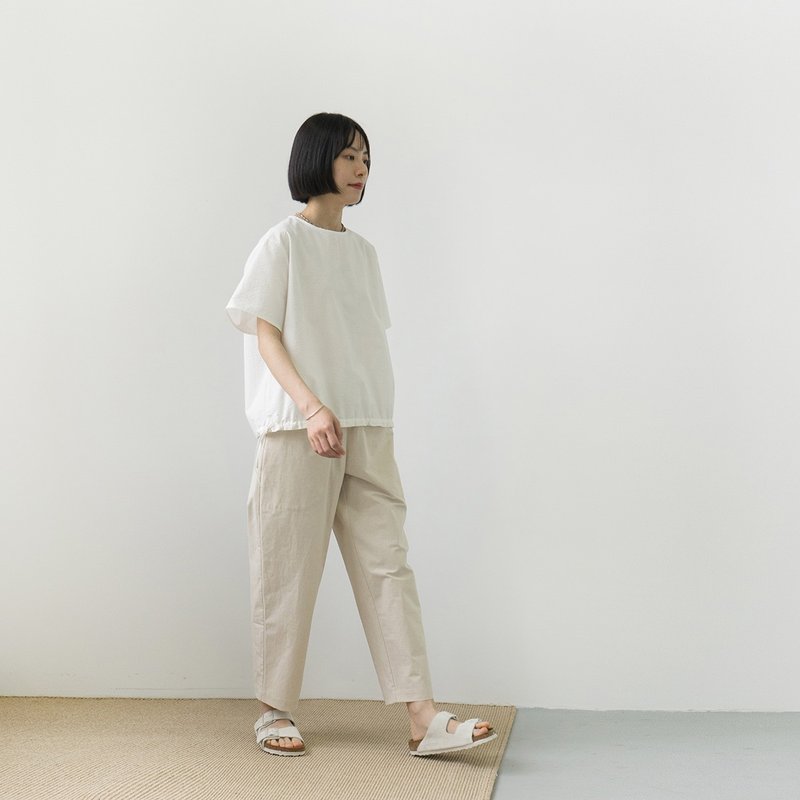白色泡泡紗肌理棉 圓領短袖下擺抽繩T恤式上衣 - 女 T 恤 - 棉．麻 白色