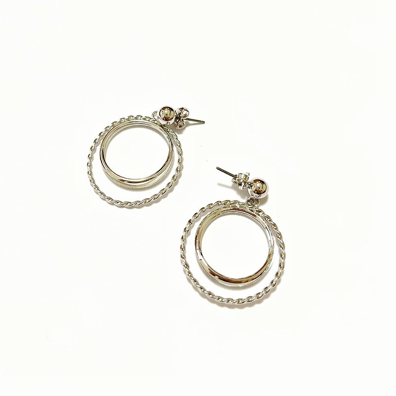 •DANIEL• Old European and American AVON silver double hoop earrings - ต่างหู - โลหะ สีเงิน