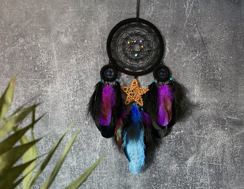 Black dream catcher Native American style | Tribal dream catcher gift นักล่าฝัน - 牆貼/牆身裝飾 - 繡線 黑色