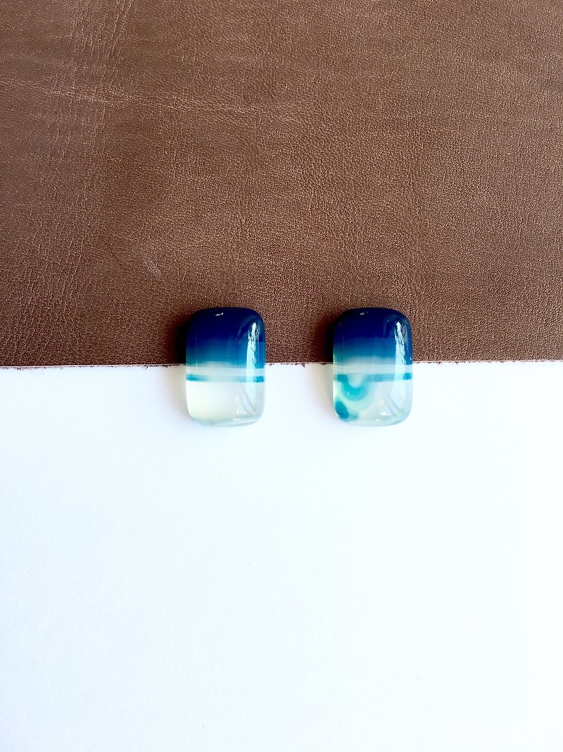 Colorful agate earrings 【sea】 - Earrings & Clip-ons - Stone Blue