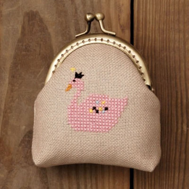 【Pink Swan】Clasp Purse - Cross Stitch Kit | Xiu Crafts - เย็บปัก/ถักทอ/ใยขนแกะ - ผ้าฝ้าย/ผ้าลินิน หลากหลายสี