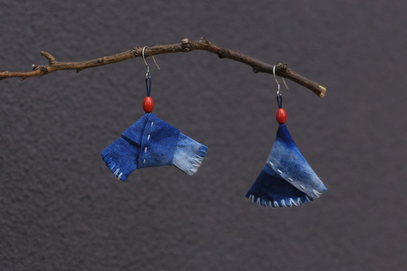 Yiranzhi Original | Vegetable-dyed pure cotton hand-stitched irregular sterling silver ear hooks one thing and one picture - Earrings & Clip-ons - Cotton & Hemp 