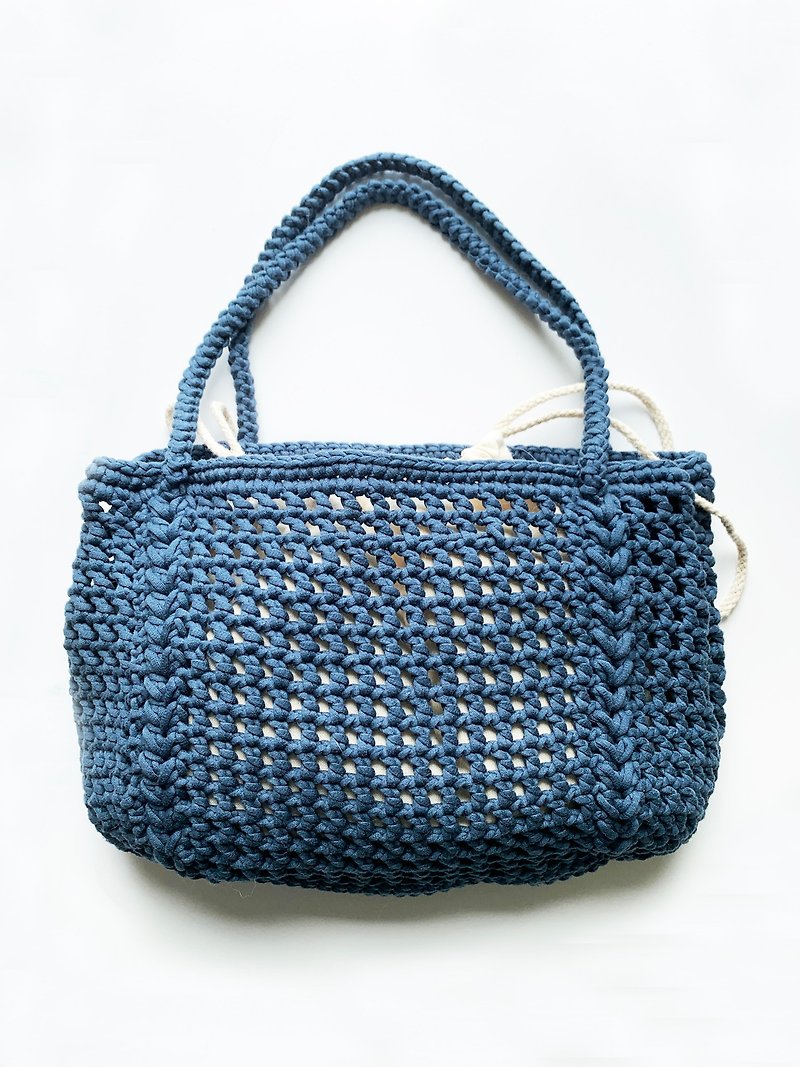 Crochet waffle mesh shoulder bag - กระเป๋าถือ - วัสดุอื่นๆ สีน้ำเงิน
