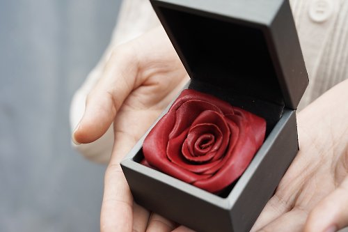 BU 皮革玫瑰花 專屬名字客製化包裝
