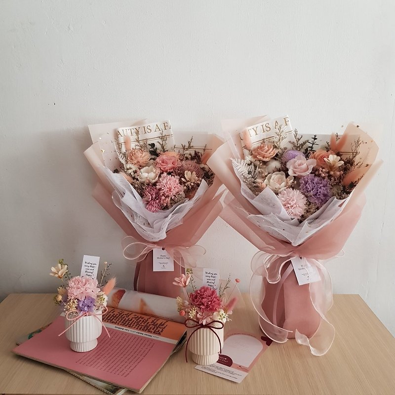 Love Mommy|Mother's Day|Sweet and silk textured bouquet|Preserved flowers + dried flowers|Purple pink|Carnations - ช่อดอกไม้แห้ง - พืช/ดอกไม้ สึชมพู