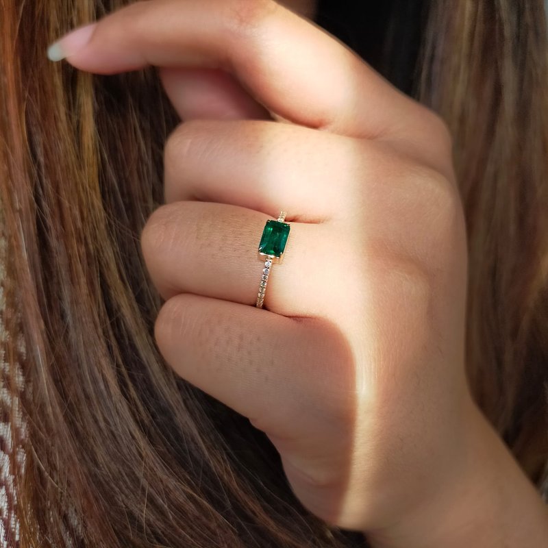 Delicate emerald and diamond ring in 14k solid gold - 戒指 - 鑽石 金色