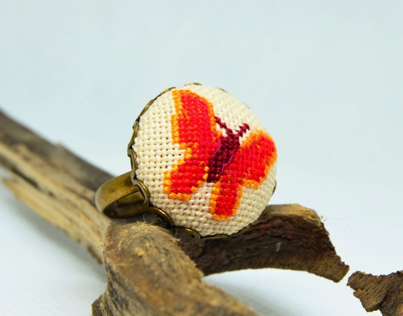 蝴蝶刺繡戒指 送給女性的最佳禮物圓形紅色十字繡戒指 - 戒指 - 繡線 紅色