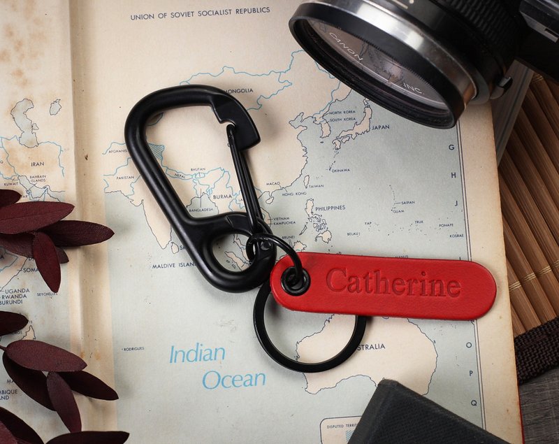 Black Carabiner Snap Clasp with Personalize Name Tag - RED | Keyring carabiner - Keychains - Genuine Leather Red