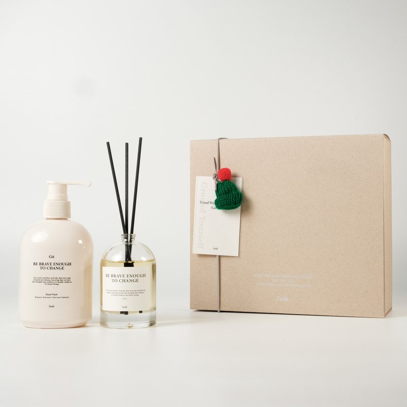 [Christmas Gift Box] Wooden hand soap & diffuser gift box with card and branded paper bag - เทียน/เชิงเทียน - ขี้ผึ้ง 