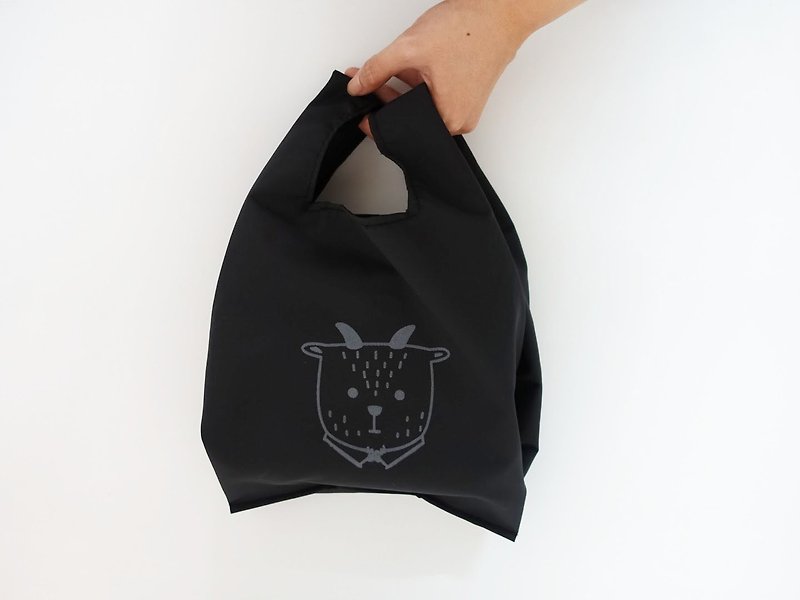 Eco-friendly small shopping bag beverage food bag Mr. Fat Sheep fog black - กระเป๋าถือ - วัสดุกันนำ้ สีดำ