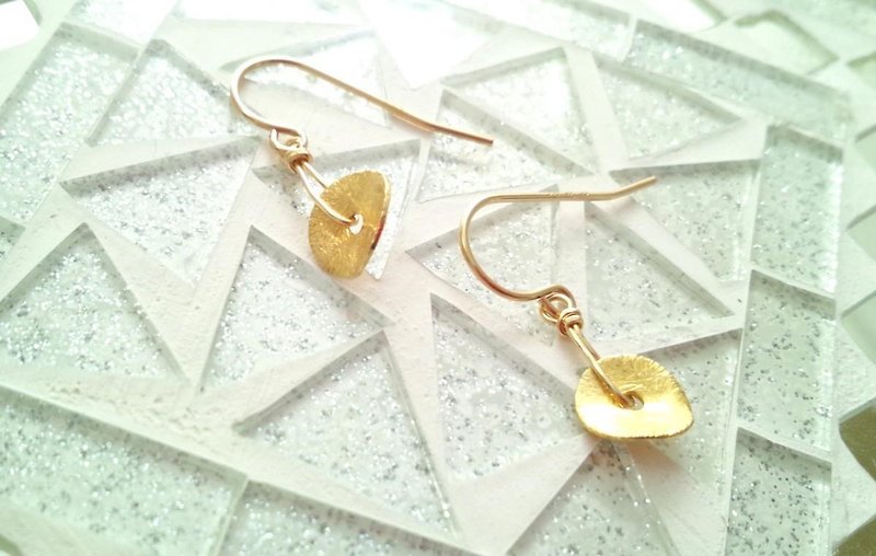 K14GF Coin earrings / earrings - Earrings & Clip-ons - Other Metals Gold