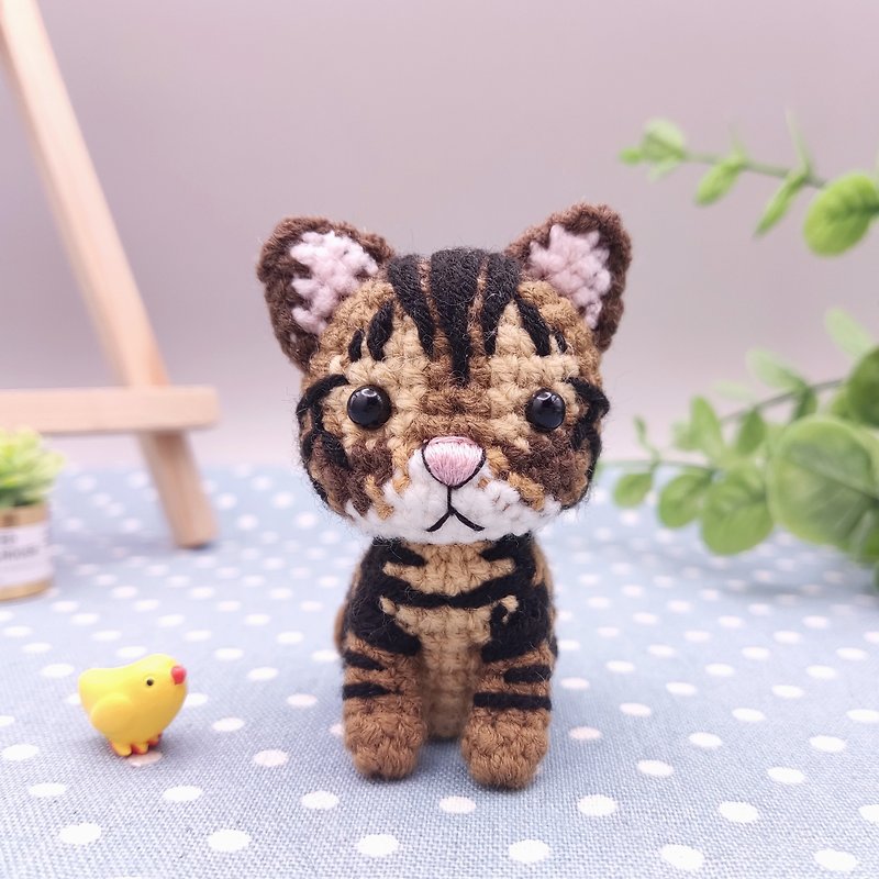 [Ready stock] Little Tabby Cat Mix American Short Handmade Crochet Doll - ตุ๊กตา - ไฟเบอร์อื่นๆ สีนำ้ตาล