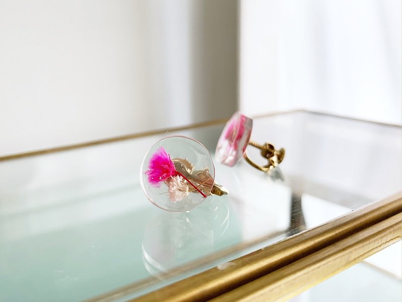 涼やかなかすみ草スタッド(一粒)レジンイヤリング(14mm) - 耳環/耳夾 - 樹脂 粉紅色