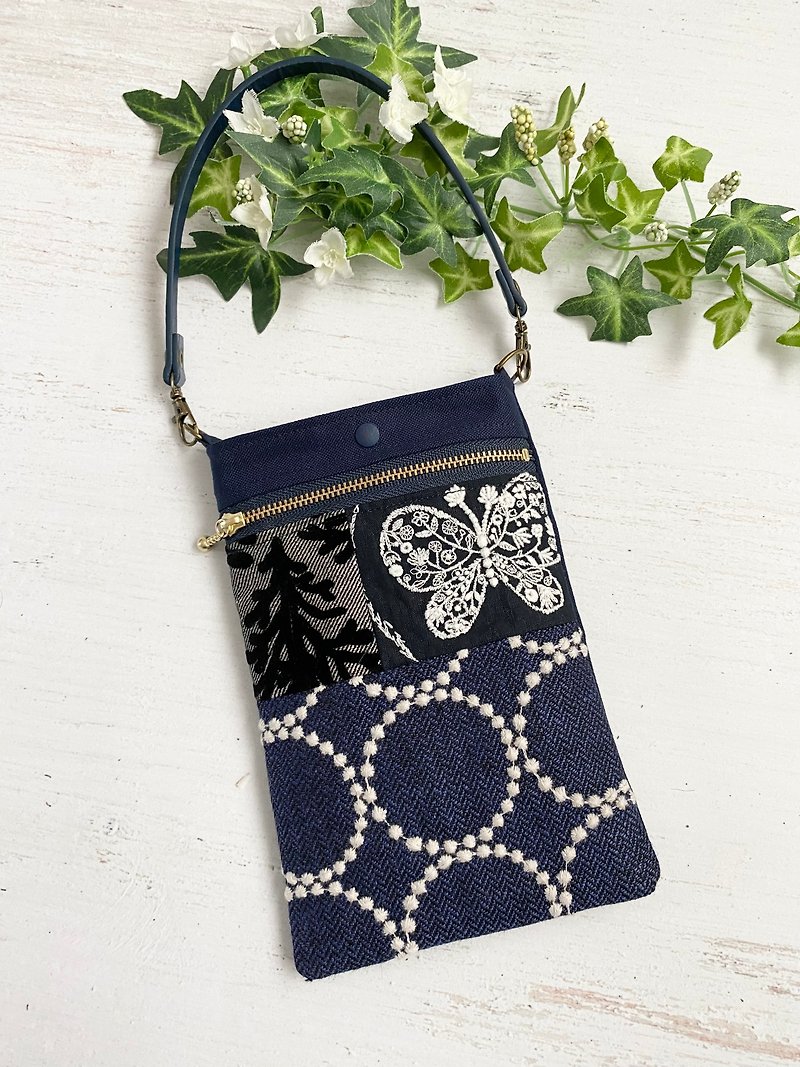 Mina Perhonen smartphone pouch - กระเป๋าเครื่องสำอาง - ผ้าฝ้าย/ผ้าลินิน 