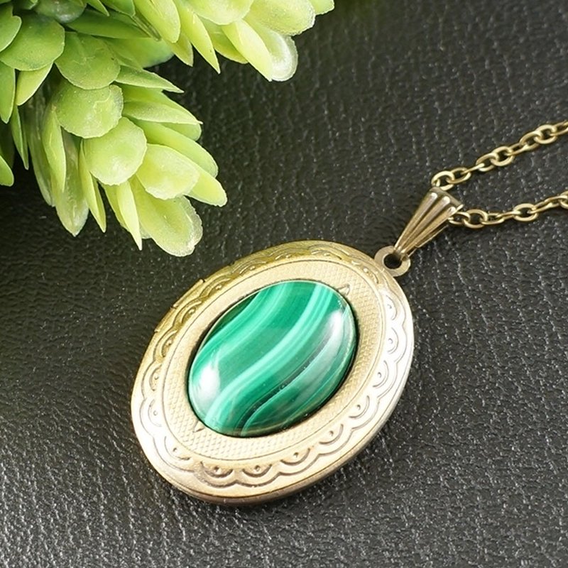 Malachite Brass Locket Necklace Green Stone Keepsake Pendant Jewelry Necklace - 項鍊 - 半寶石 綠色