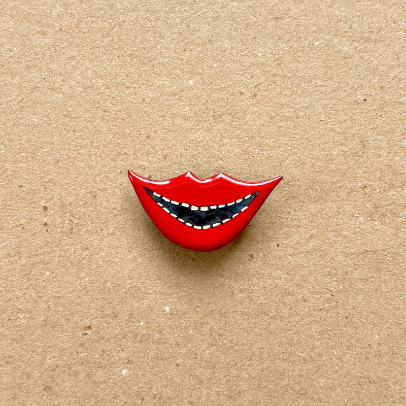 Smile - 胸針 - 其他材質 