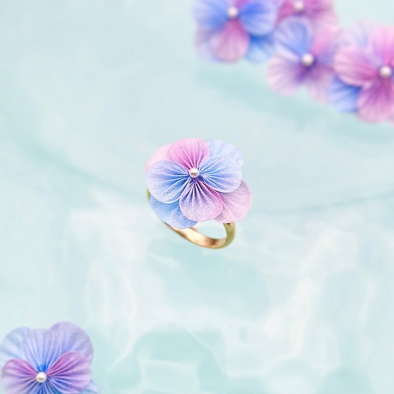 Hydrangea Ring Hand-dyed Silk / Purple Gradient Kimono Yukata Tsumami-zaiku Japanese Accessories Sunset Sky Transparent See-through Summer - แหวนทั่วไป - ผ้าไหม สีม่วง