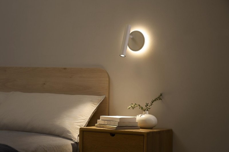 Beam metal paint texture dimmable bedside reading wall lamp - โคมไฟ - วัสดุอื่นๆ สีดำ