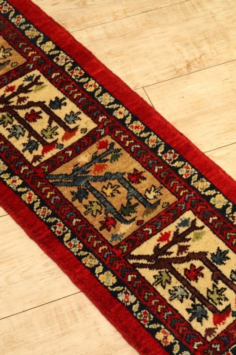 Handwoven carpet Handmade rug Elongated runner type red kilim pattern - พรมปูพื้น - วัสดุอื่นๆ สีแดง