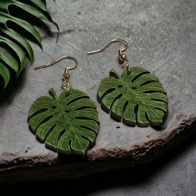 turtle taro - Earrings & Clip-ons - Wood Green