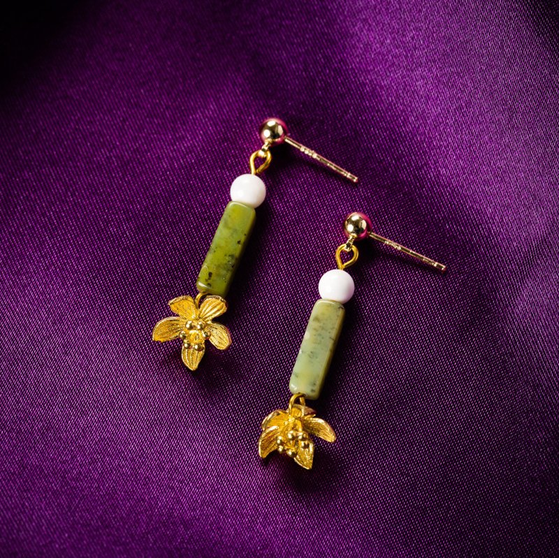 [Bronze Natural Stone Series Earrings] - [Vintage Gold Flower] Vietnamese Jade Tridacna Bronze Earrings - ต่างหู - โลหะ สีทอง