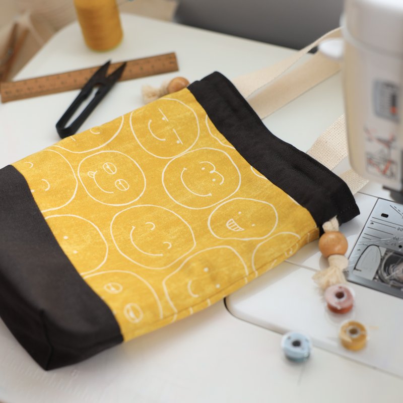 [River] Bezel Tote Bag (Small)/Japanese Fabric/Smiley Face-Yellow - กระเป๋าถือ - ผ้าฝ้าย/ผ้าลินิน สีเหลือง