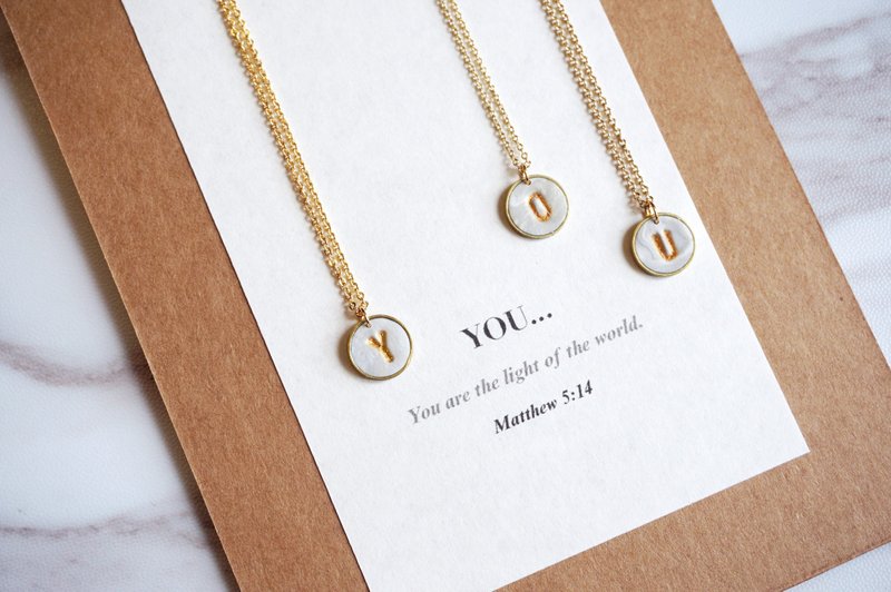 Customized round necklace, designer letter necklace, engraved white marble commemorative gift - Necklaces - Other Metals Gold