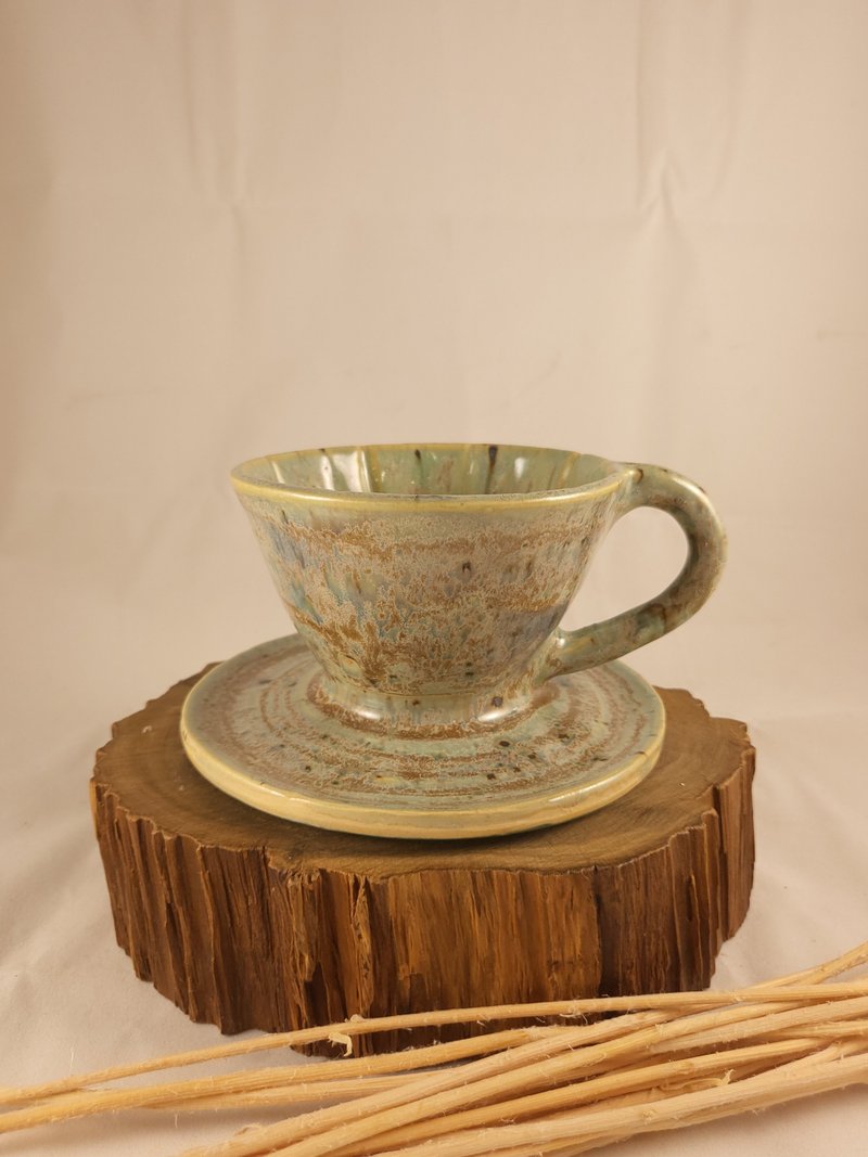 Grass green point hand brewed coffee filter cup - Coffee Pots & Accessories - Porcelain Green