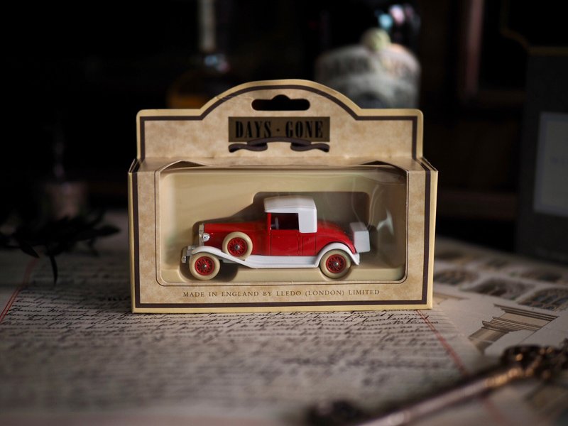 British antique classic metal car with original box M - Items for Display - Other Metals 