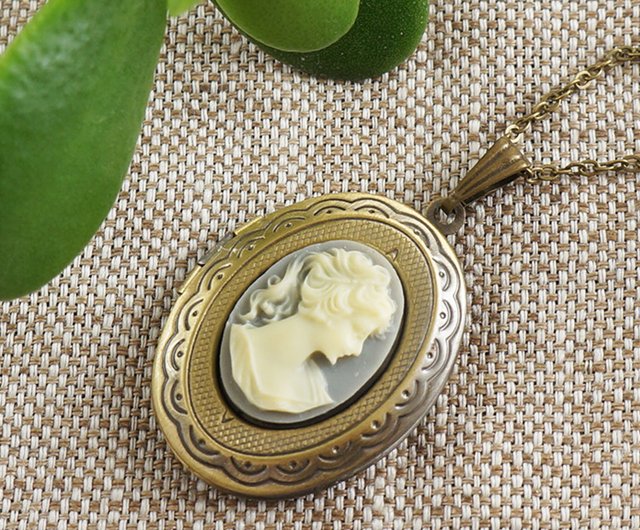 Ivory White Gray Girl Lady Cameo Oval Locket Victorian Pendant Necklace  Jewelry - Shop AGATIX Necklaces - Pinkoi