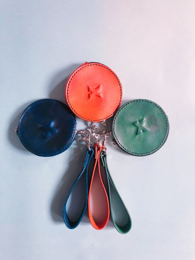 XANADU Xanadu Hand-dyed Round Leather Coin Purse - กระเป๋าใส่เหรียญ - หนังแท้ หลากหลายสี