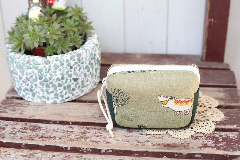 [Good day]. Childlike forest pattern. Pocket storage bag. packet. gift. - Toiletry Bags & Pouches - Cotton & Hemp Green