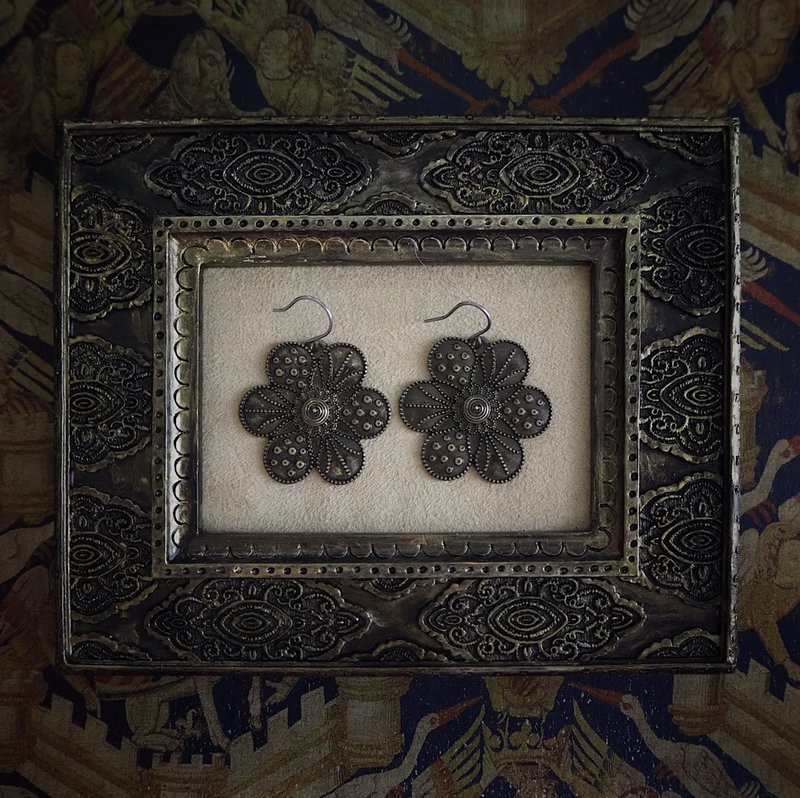 Vintage Earrings | Bronze Embossed Floral | CBD006 - ต่างหู - วัสดุอื่นๆ สีทอง