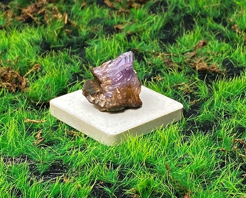 Energy Decoration-Natural raw leather ore shaped amethyst cluster amethyst wealth crystal fast shipping - ของวางตกแต่ง - คริสตัล สีม่วง