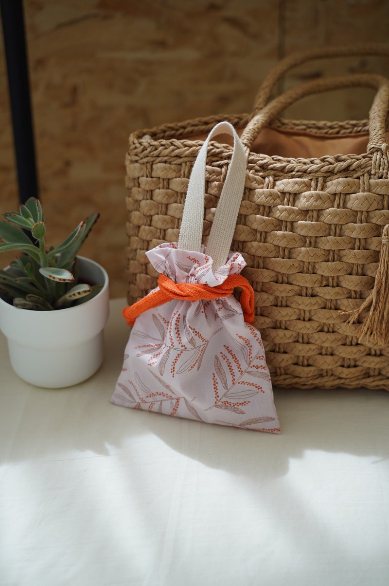 Gold copper rice leaf / portable drawstring storage bag / universal bag - กระเป๋าเครื่องสำอาง - ผ้าฝ้าย/ผ้าลินิน สึชมพู