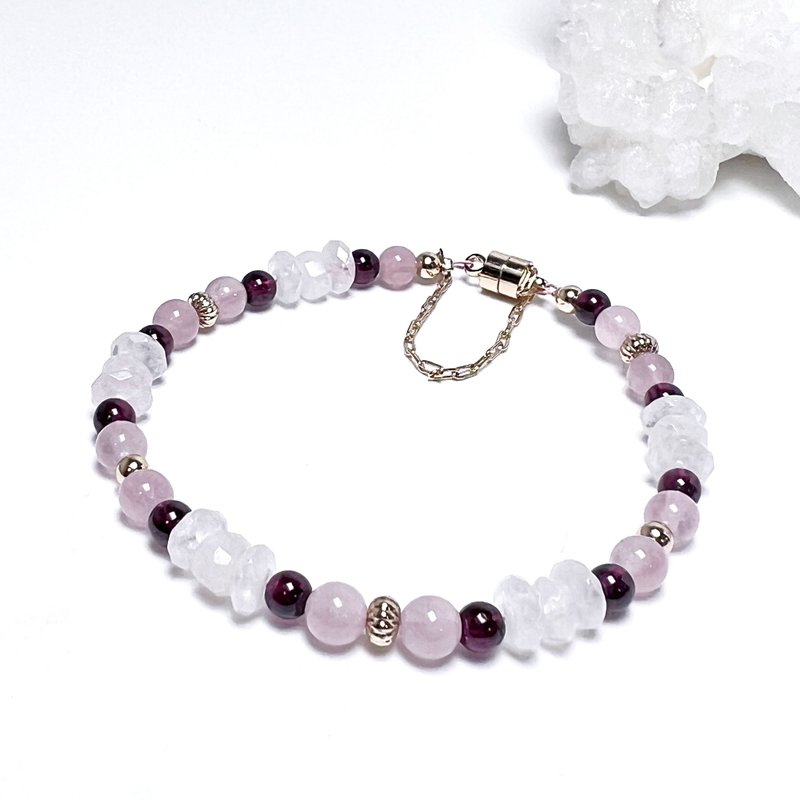 Romance. Bracelet healing peach blossom female Gemstone l pink crystal blue moonlight red Stone l - Bracelets - Gemstone 