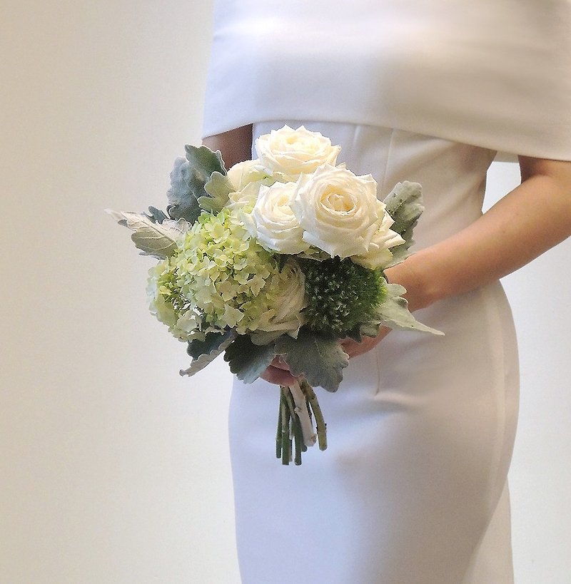 白綠色系玫瑰繡球鮮花捧花─婚禮婚紗照外拍新娘捧花