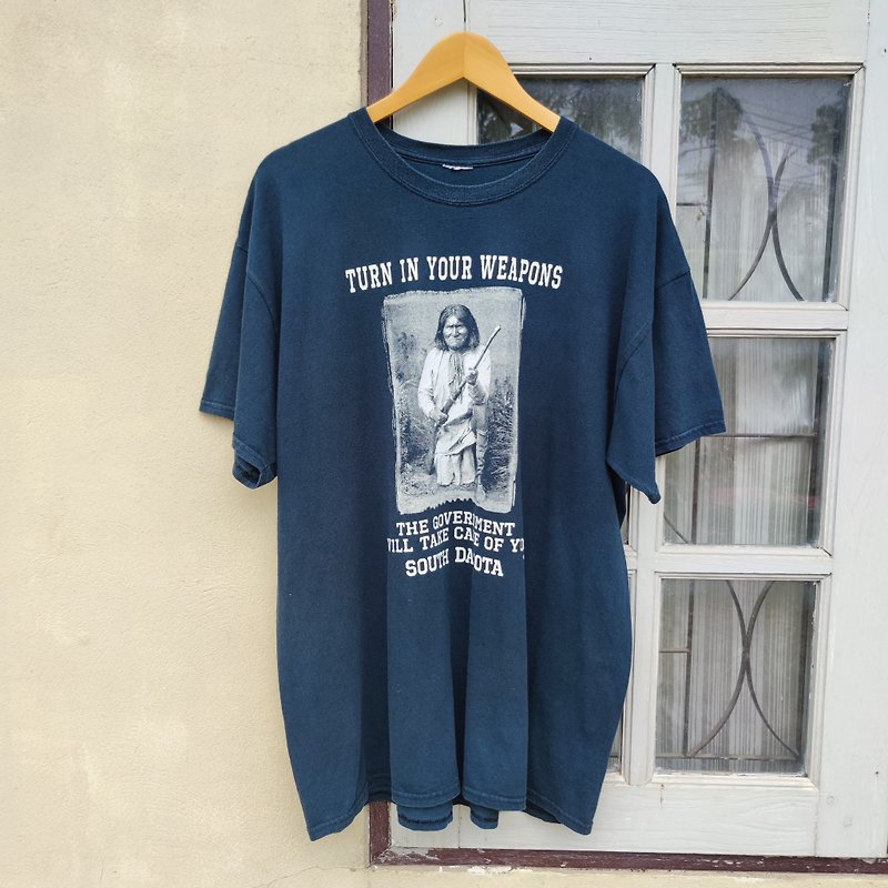 Vintage Geronimo Turn in you Weapon T- Shirt - 男 T 恤 - 棉．麻 黑色