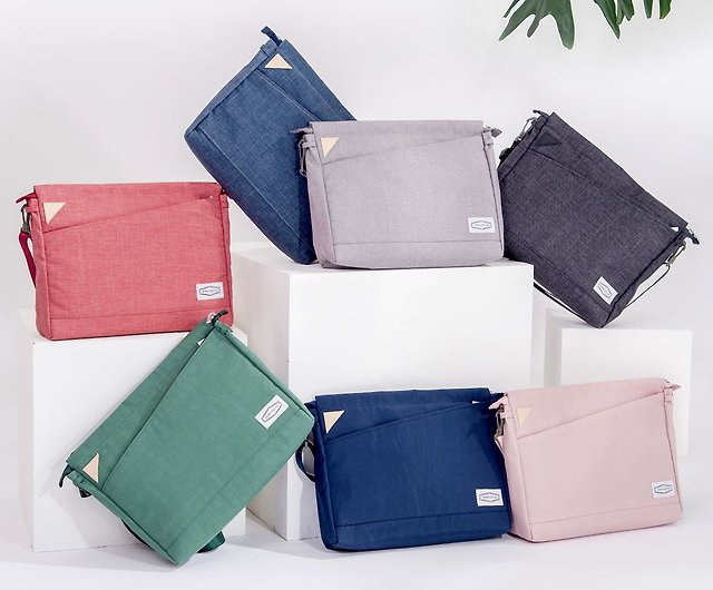 Very light flat small cross-body bag - Shop PUGO Messenger Bags & Sling Bags  - Pinkoi