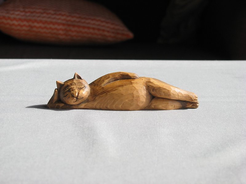 Wood carving nirvana cat tea cat - ของวางตกแต่ง - ไม้ไผ่ สีนำ้ตาล