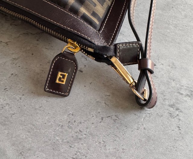 【近年モデル】 フェンディ フローラル FENDI ロゴ XL ユニセックス 近年モデル】 フェンディ フローラル FENDI ロゴ XL ユニ