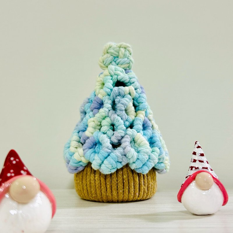 【手工製作】鉤針聖誕樹 耳環陳列 聖誕擺設 附聖誕燈串１條 - 擺飾/家飾品 - 棉．麻 多色