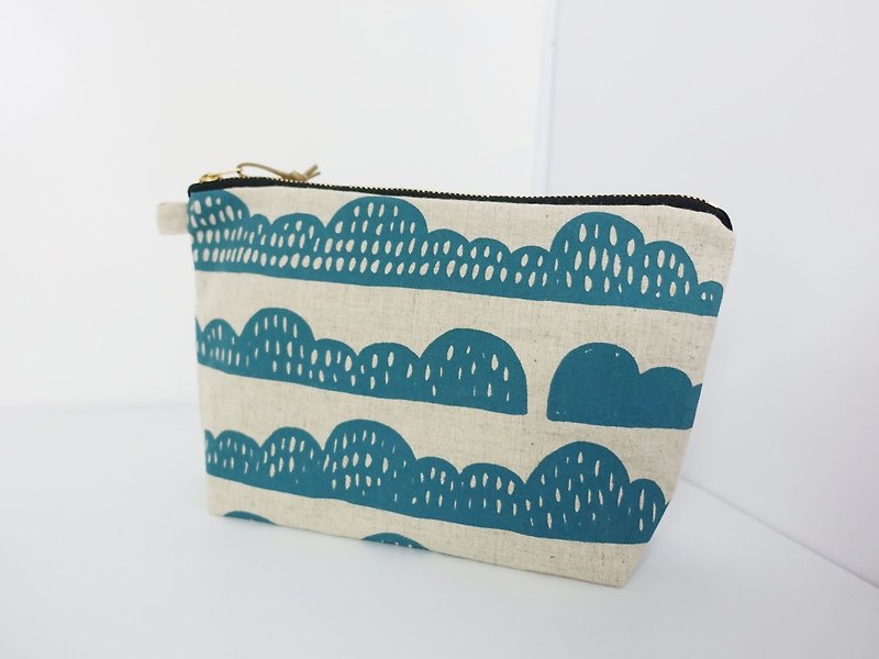 Screen printing Cosmetic bag mountain Blue green - Clutch Bags - Cotton & Hemp Blue