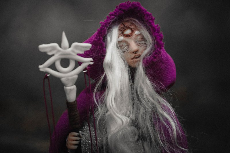 NAVIS NOBILITE, creepy doll, collectible and moving, witch doll, scary gift - 其他 - 其他材質 多色
