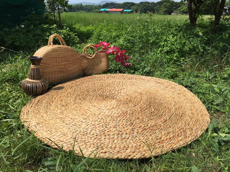Rug Round Rug for living room Straw mat water hyacinth rug Home decor - 地墊/地毯 - 植物．花 