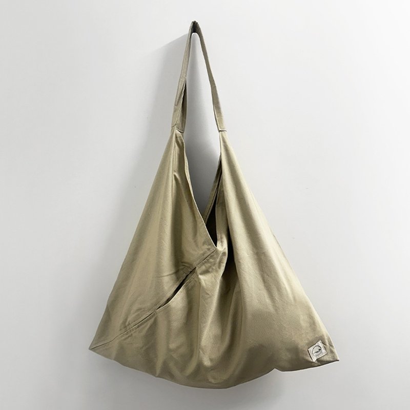 單肩三角布袋 Azuma bag - 茶棕色 - 側背包/斜背包 - 其他材質 