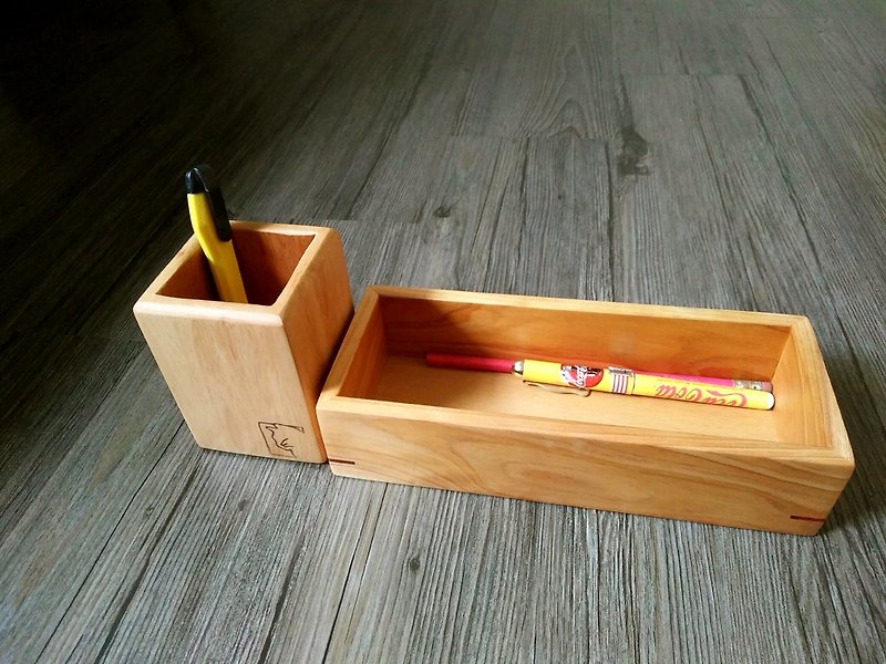 Taiwan Elm Pen Holder + Storage Box Set - กล่องใส่ปากกา - ไม้ สีนำ้ตาล